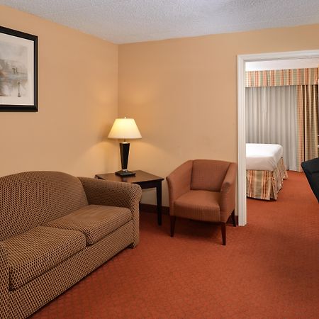 Holiday Inn Martinsburg By Ihg Δωμάτιο φωτογραφία
