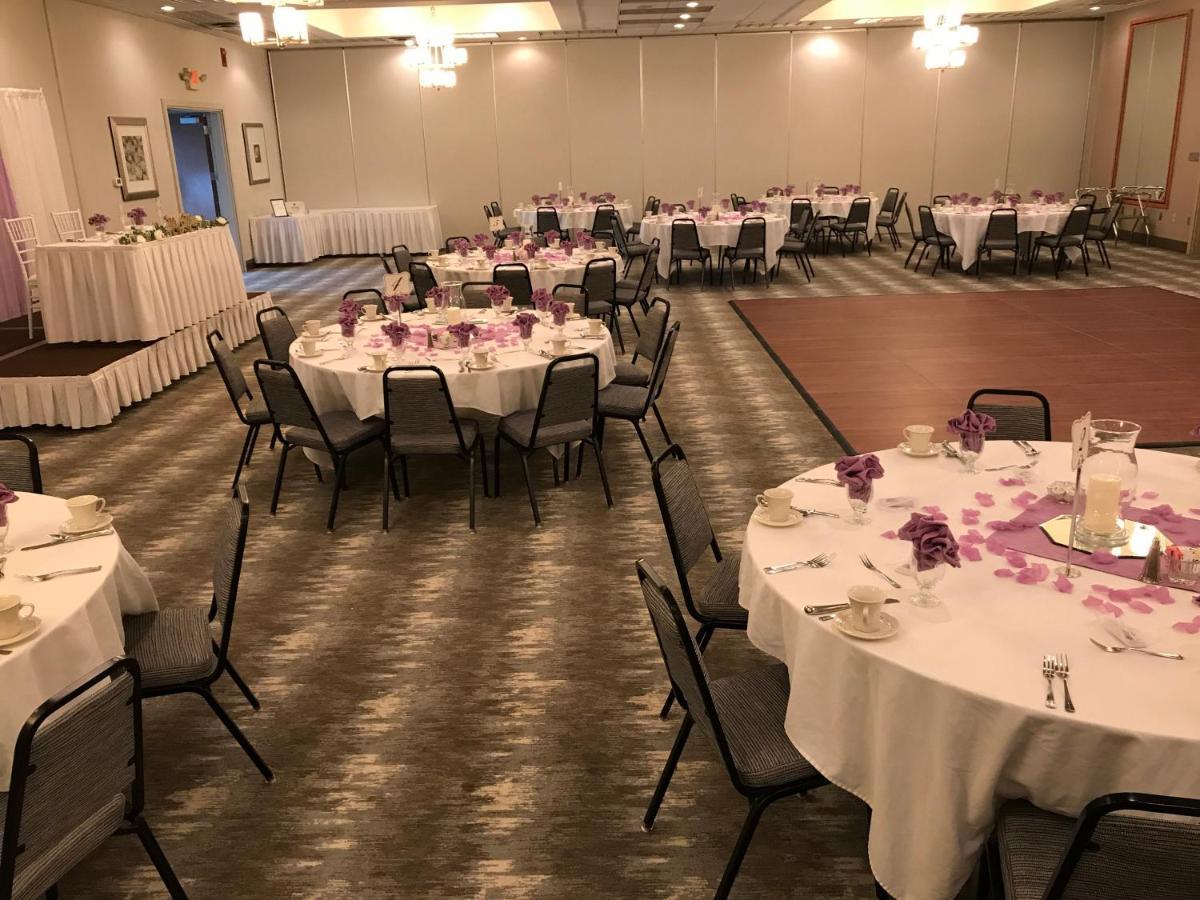 Holiday Inn Martinsburg By Ihg Εξωτερικό φωτογραφία