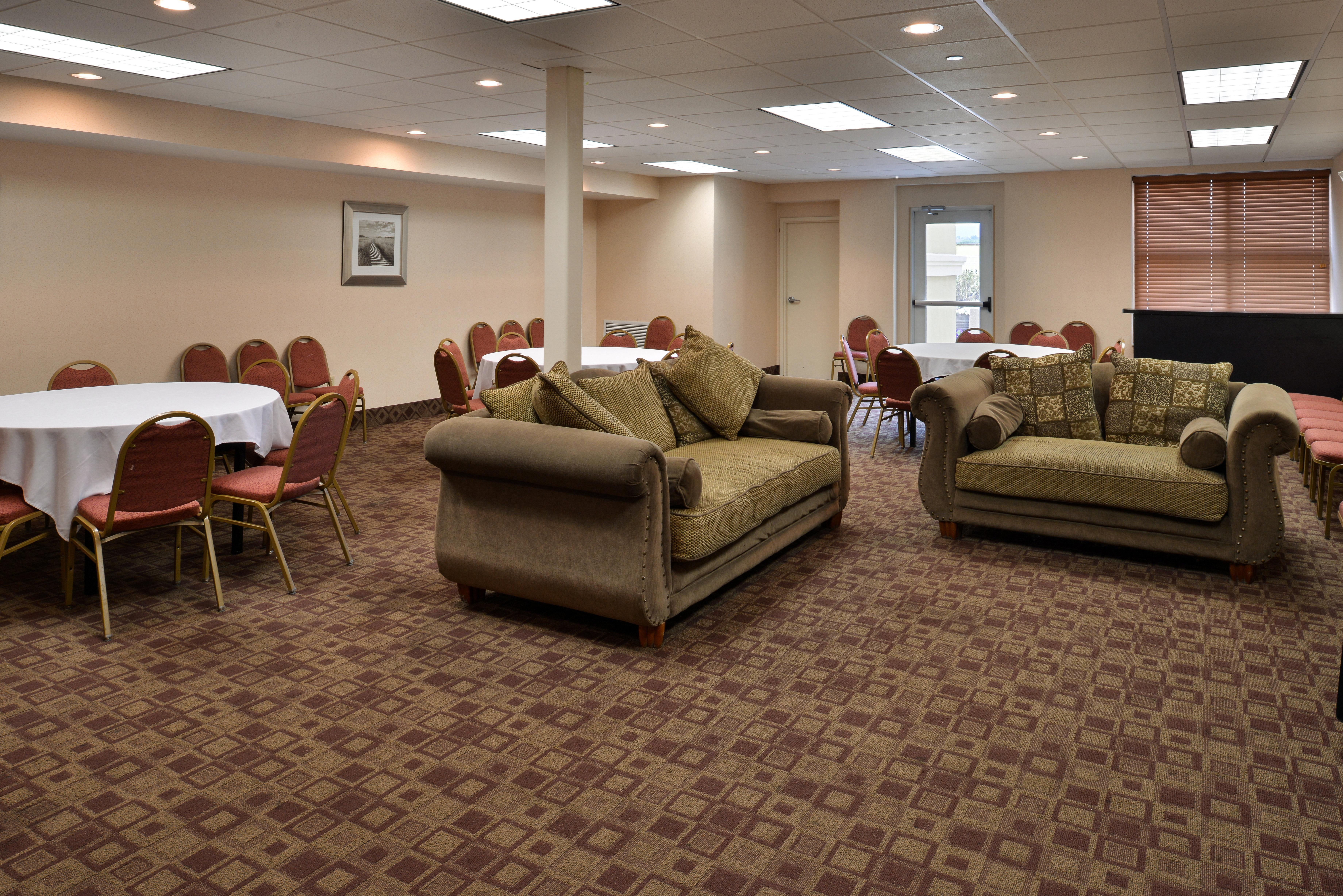 Holiday Inn Martinsburg By Ihg Εξωτερικό φωτογραφία